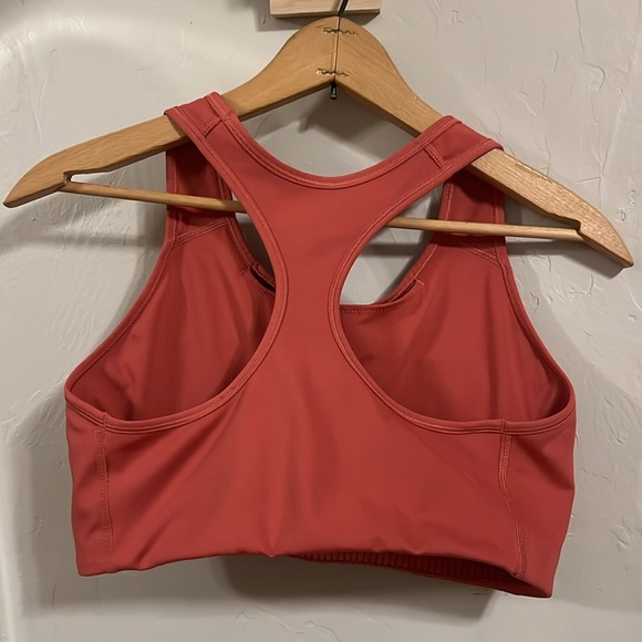 Nike Women's peach/pink Sports Bra. With bra pad included - Picture 2 of 3